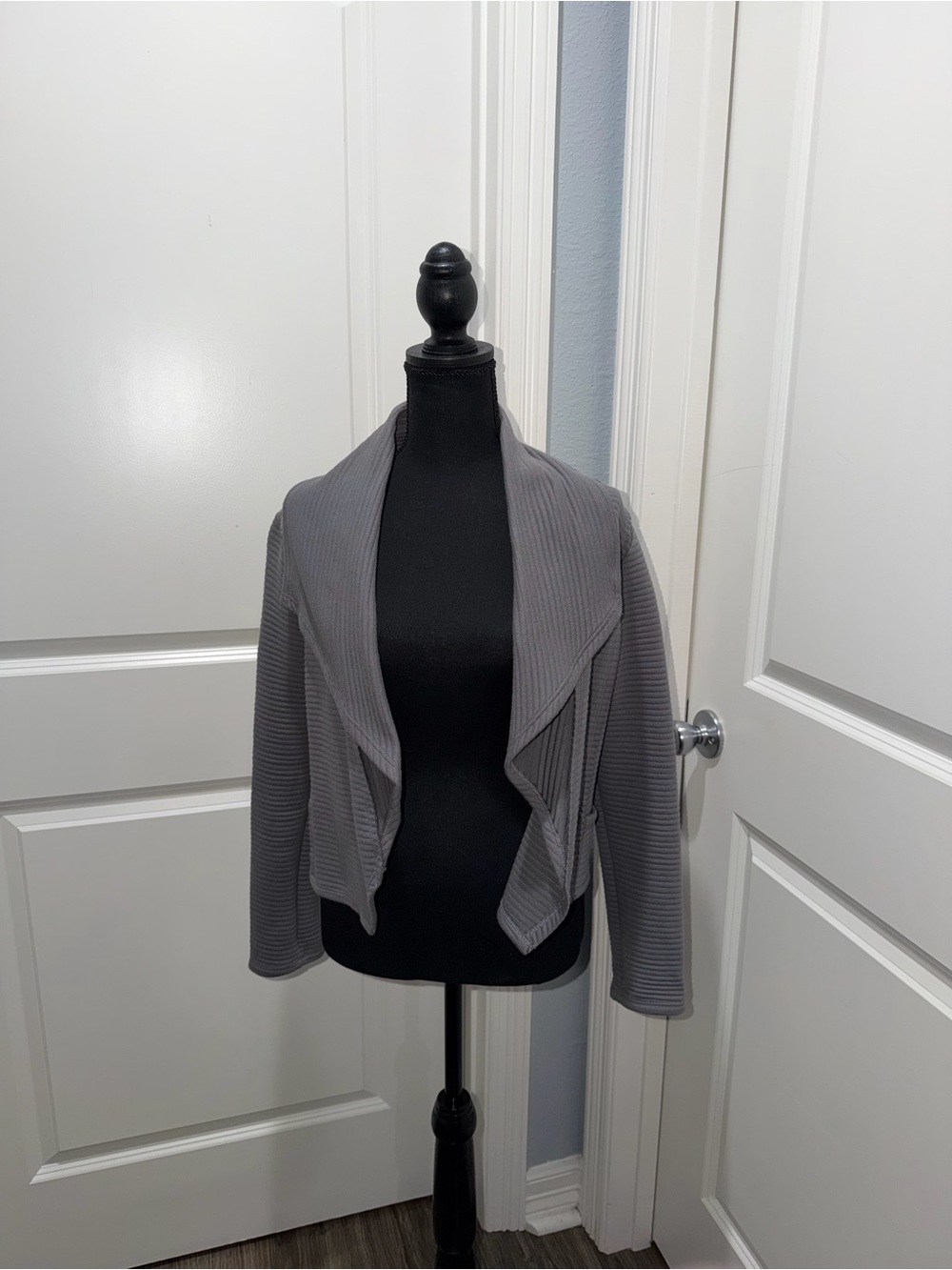 Dolan Gray Ribbed Open jacket with Contrast Trim size XS
